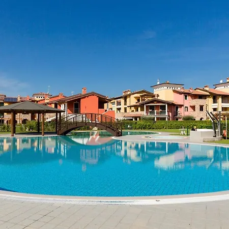 Corina Apartment *