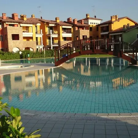 Corina Apartment *